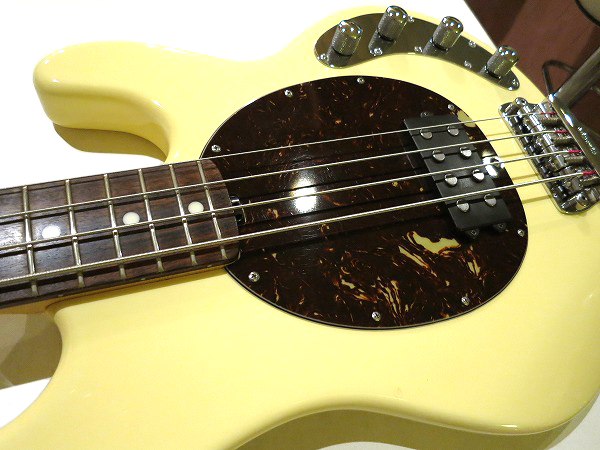 ベース MUSICMAN Stingray 2005 LIMITED EDITION musicmanstingray2005 (9).jpg